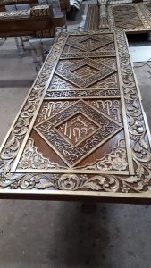 proses finishing Pintu Jati Ukir motif Afrika III