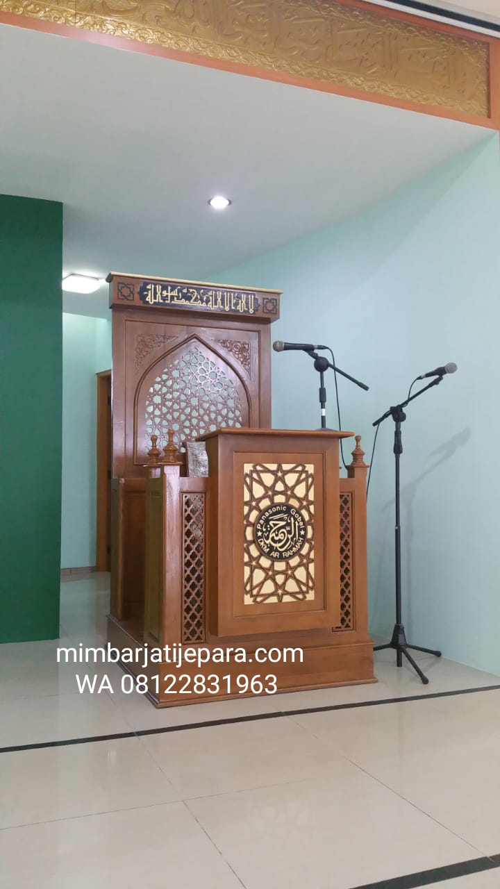 Mimbar Jati Desain Minimalis di Masjid Panasonic Gobel