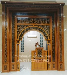 Mihrab Jati Kaligrafi Masjid Batak